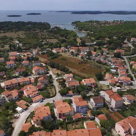 Apartment Miki Fazana